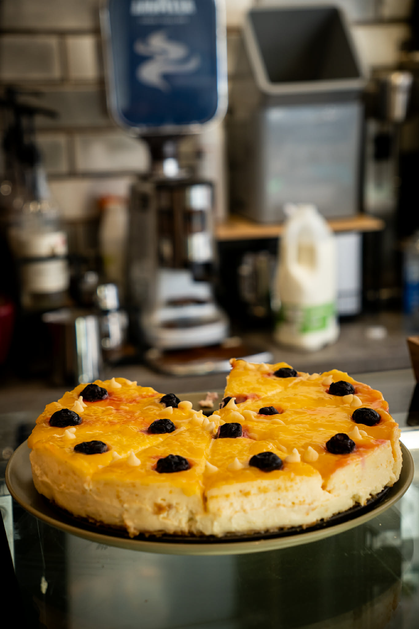 In Roma Coffee in Banbury you can find coffee, tea, Cakes, Sandwiches, Snacks, Salads, Croissants, breakfast, brunch, lunch! VISIT US!
