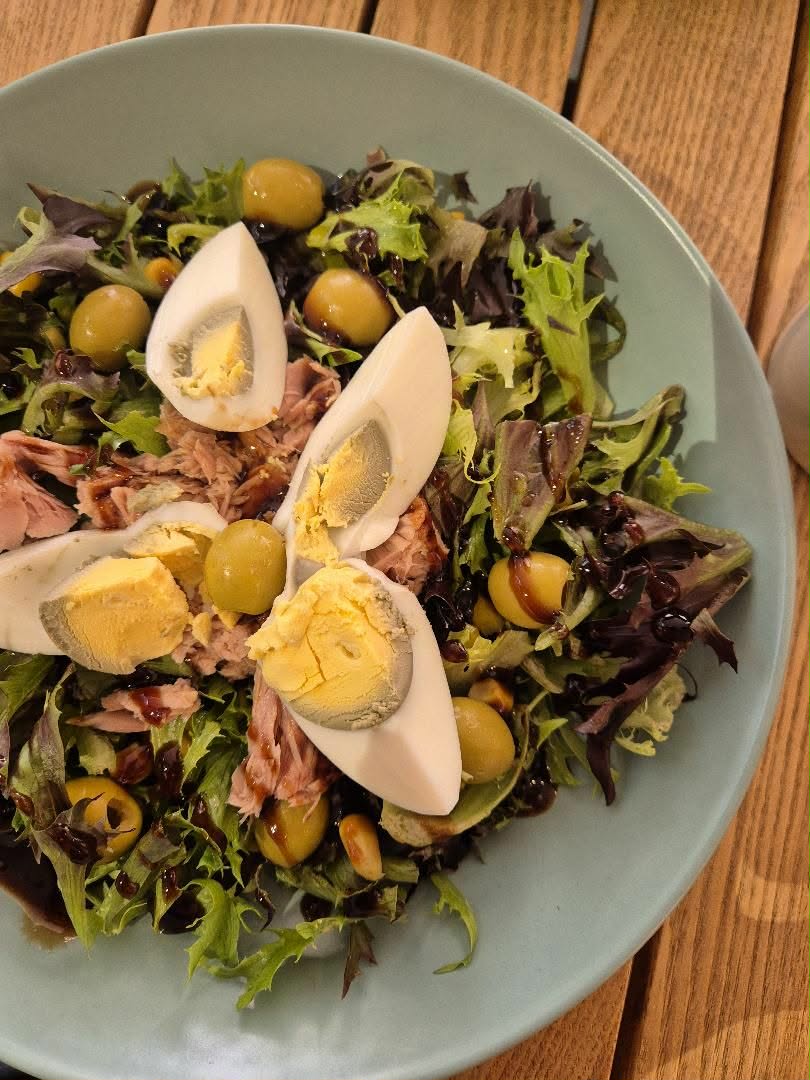 Salads | In Roma Coffee in Banbury you can find coffee, tea, Cakes, Sandwiches, Snacks, Salads, Croissants, breakfast, brunch, lunch! VISIT US!