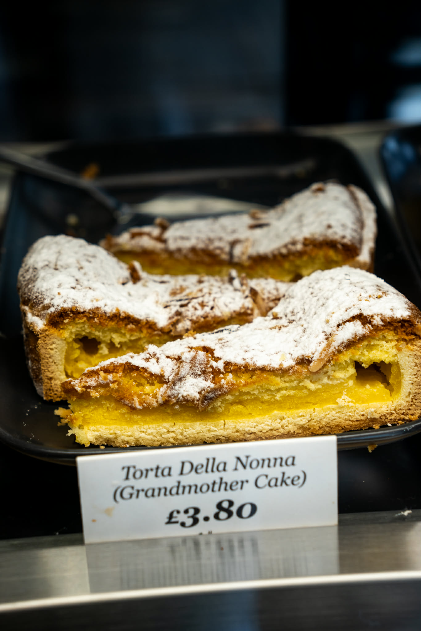 In Roma Coffee in Banbury you can find coffee, tea, Cakes, Sandwiches, Snacks, Salads, Croissants, breakfast, brunch, lunch! VISIT US!
